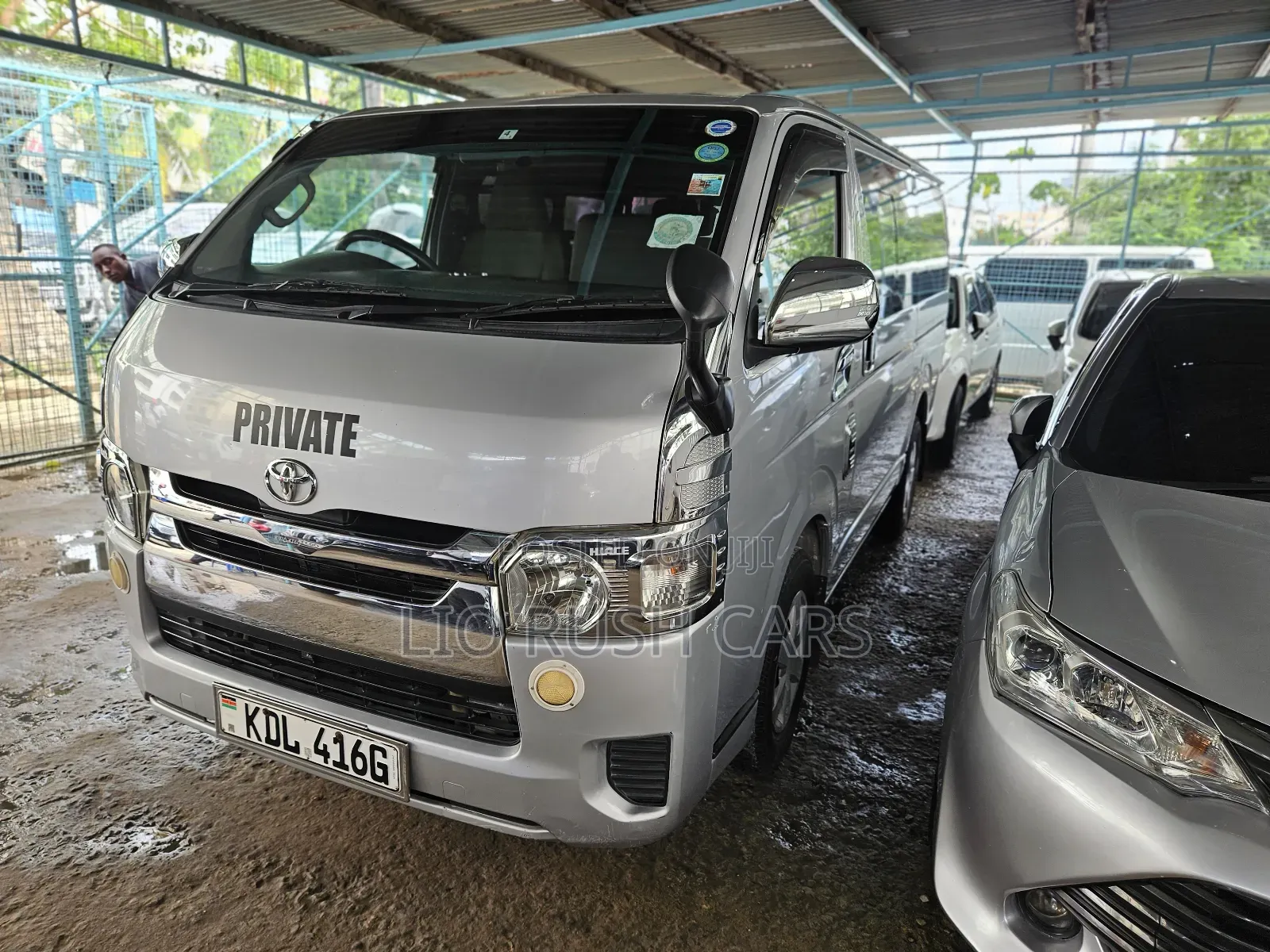 Toyota HiAce 2016 Silver