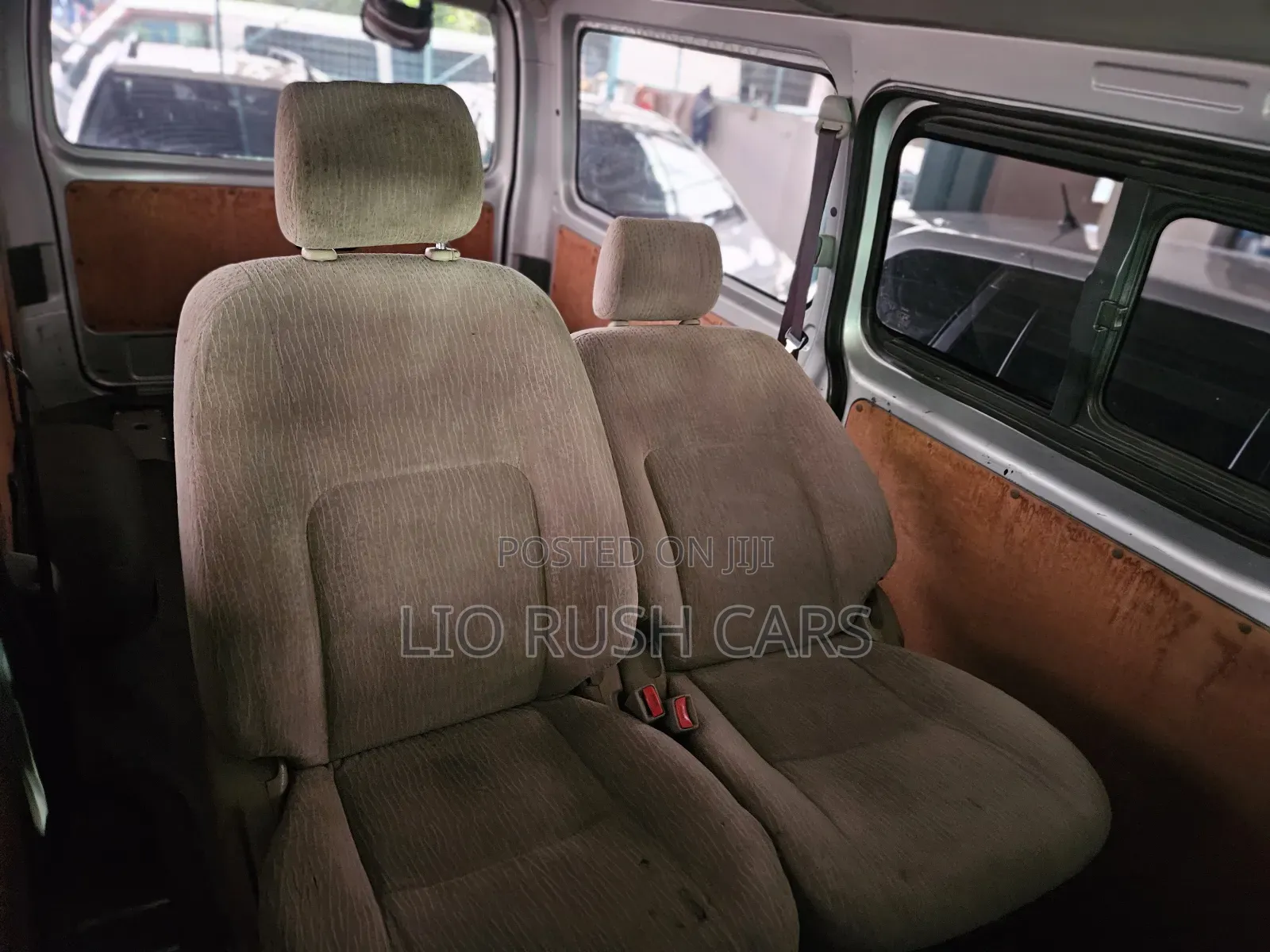 Toyota HiAce 2016 Silver