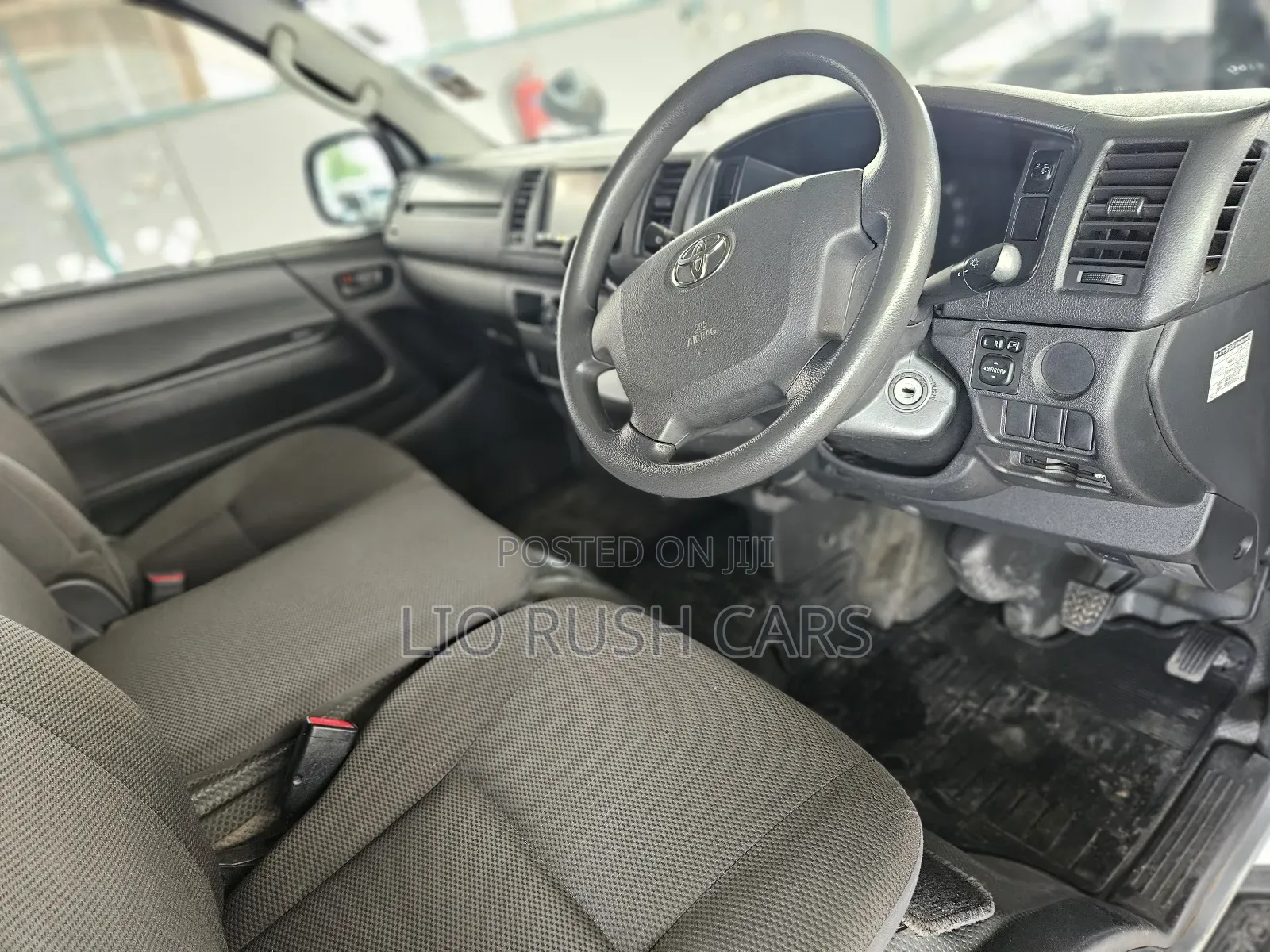 Toyota HiAce 2016 Silver