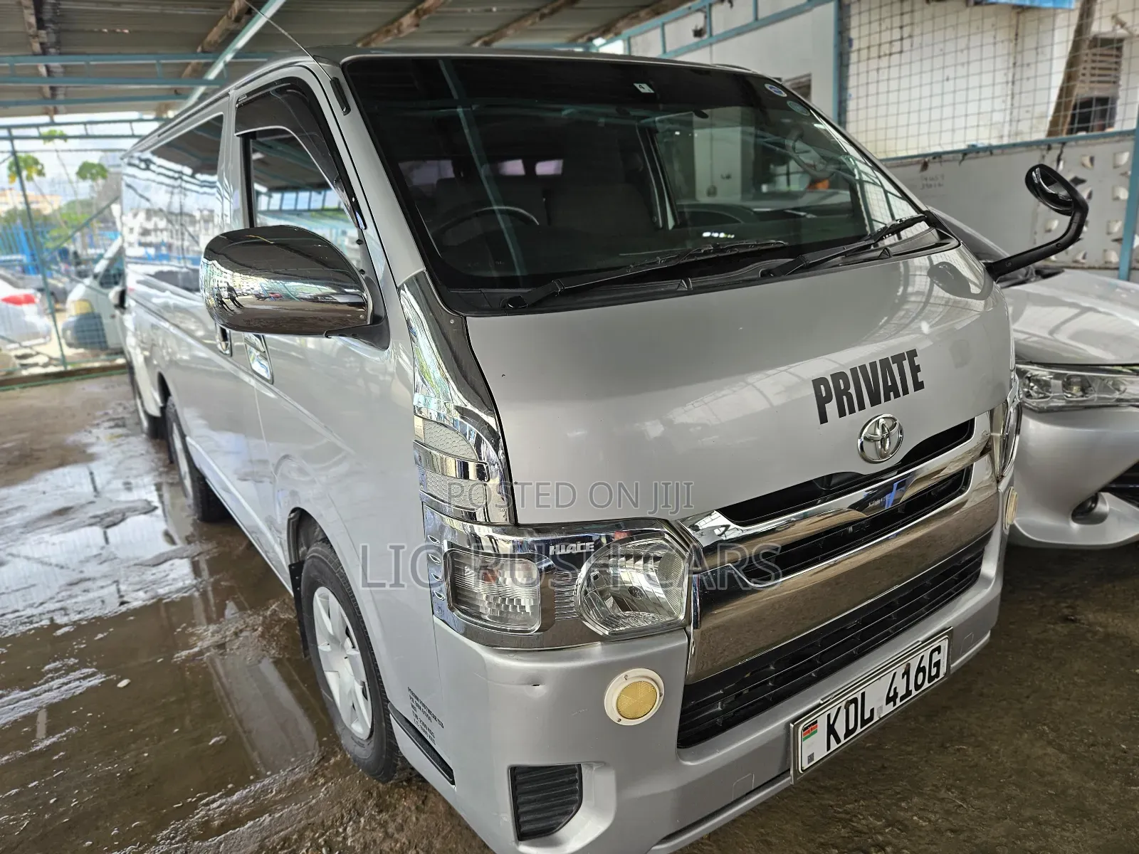 Toyota HiAce 2016 Silver