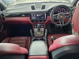 Porsche Cayenne Base AWD 2019 Pearl