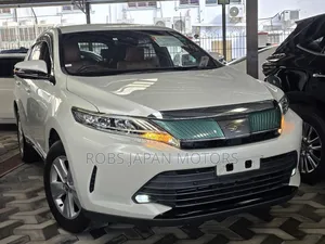 Toyota Harrier 2.0 2018 Off white