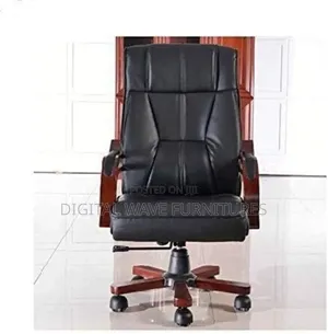 Luxury Swivel Executive Office Chair Rs3