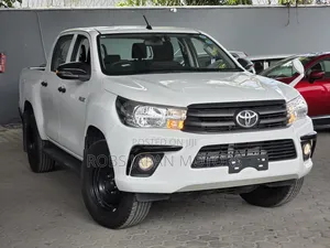 Toyota Hilux 2018 White