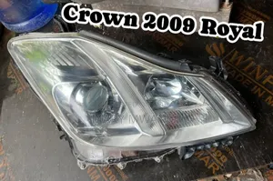 Toyota Crown Royal 2010 Headlight Xenon
