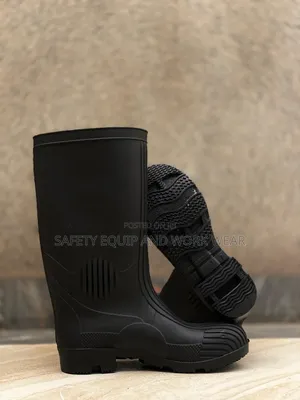 Heavy Duty Gumboots For Wet Fields