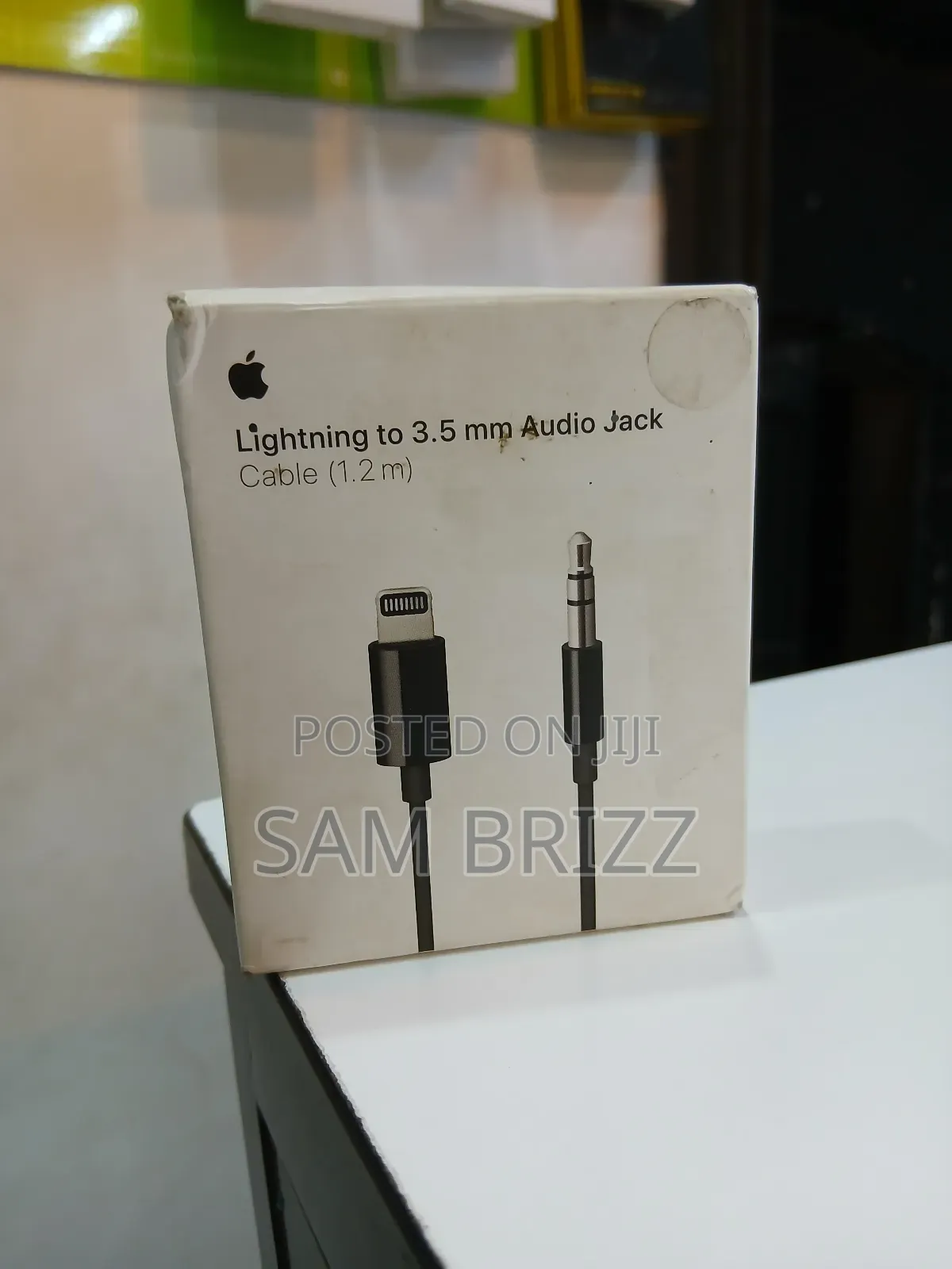 Apple Lightning to 3.5mm Audio Jack