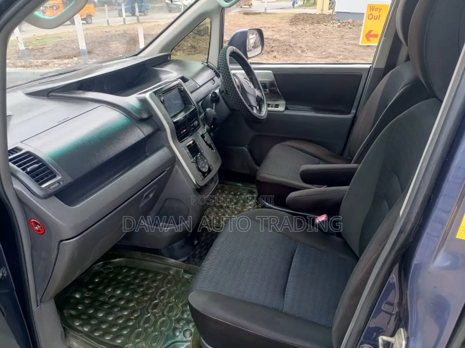 Toyota Voxy 2011 Blue