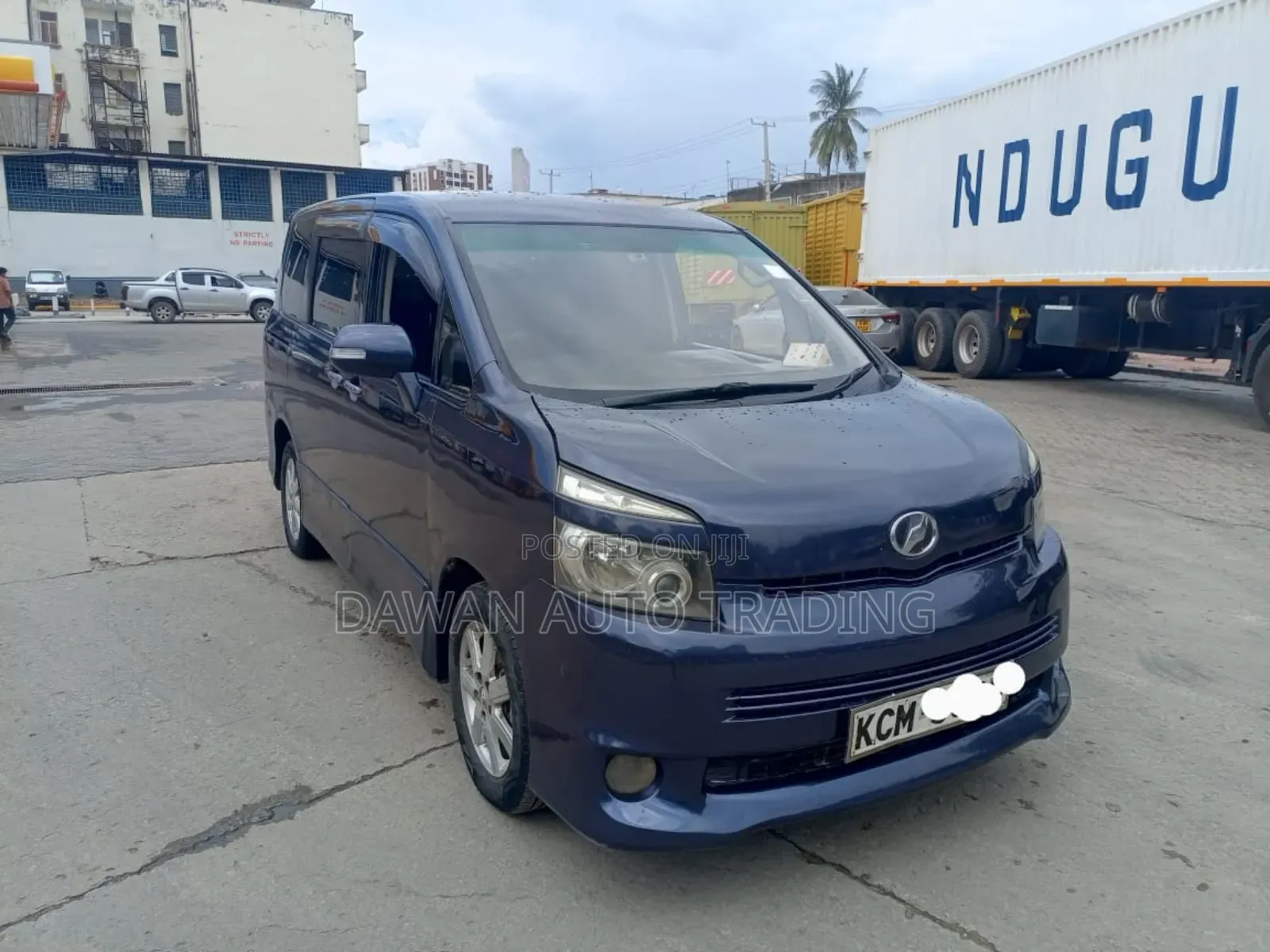 Toyota Voxy 2011 Blue