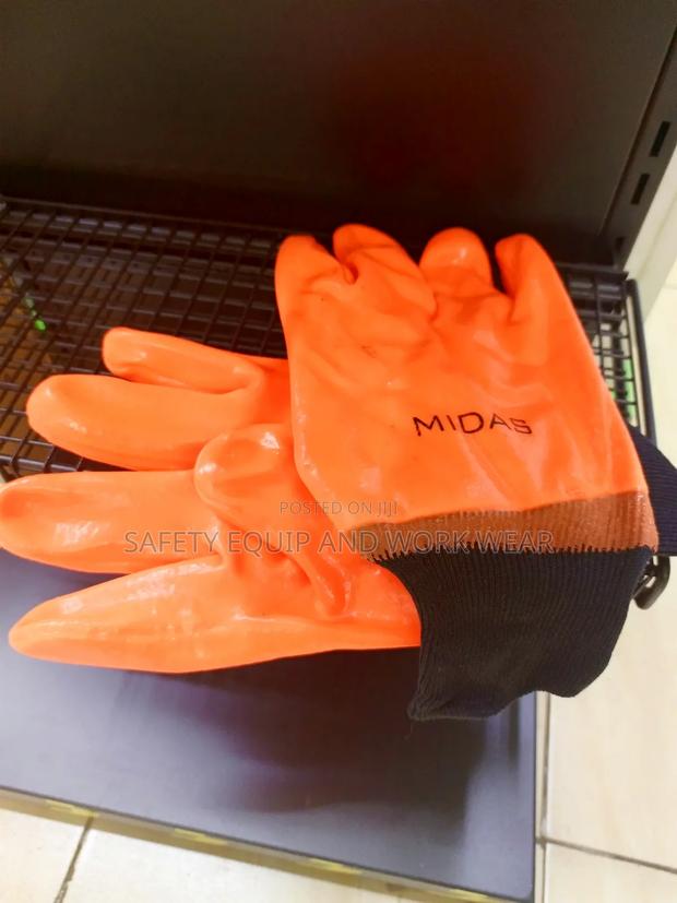 Cold Room Gloves That Are Reusable - main view