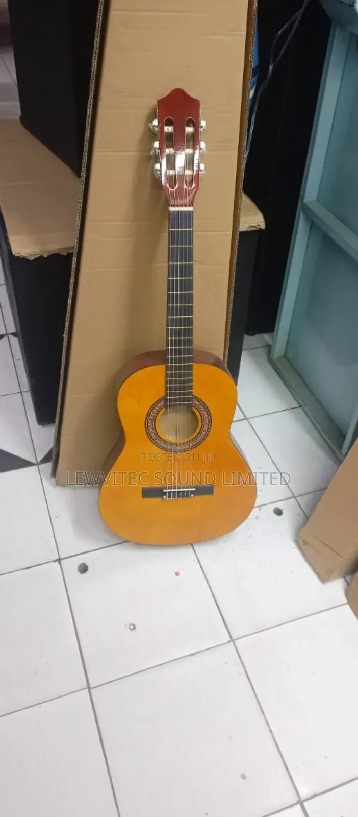 Classical Medium Guitar