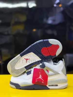 The Air Jordan 4 Retro “Midnight Navy”Sneakers