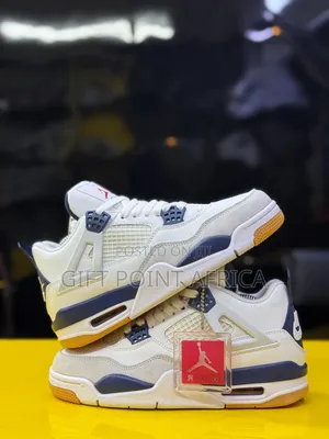 Jordan 4 Retro Sb “Navy” Sneaker