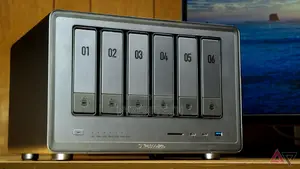 Ugreen Nasync Dxp6800 Pro 6-Bay Network Attached Storage