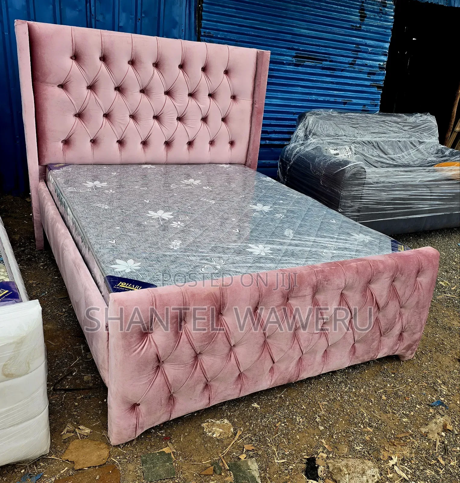 Unique Chester Bed(5*6) Pink in Colour