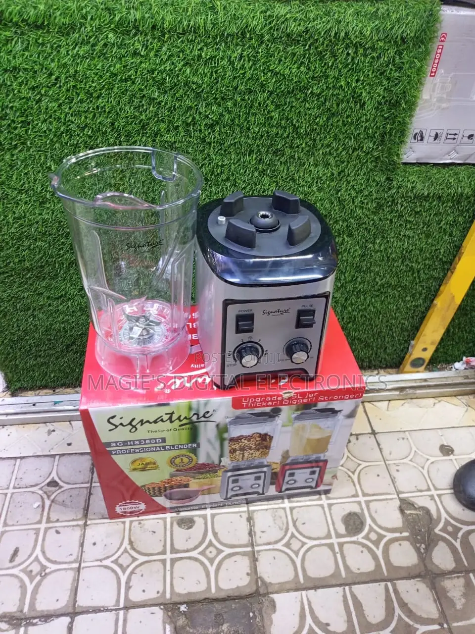 Most Affordable 1800w Signature Blender