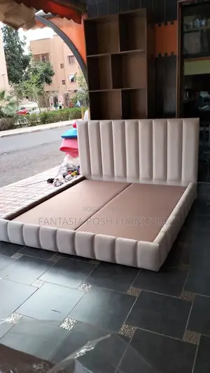 Minimalist 5*6 Mocket Bed With Padded Headboard