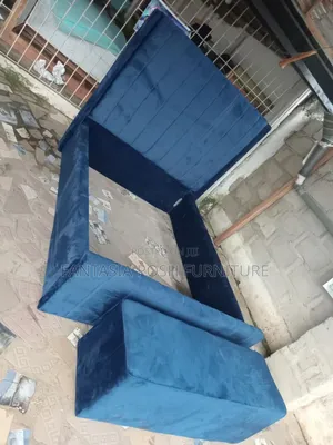 5x6 Vertical Panel Chester Bed in Navy Blue