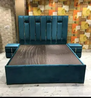 5*6 Contemporary Chester Bed in Teal Upholstery