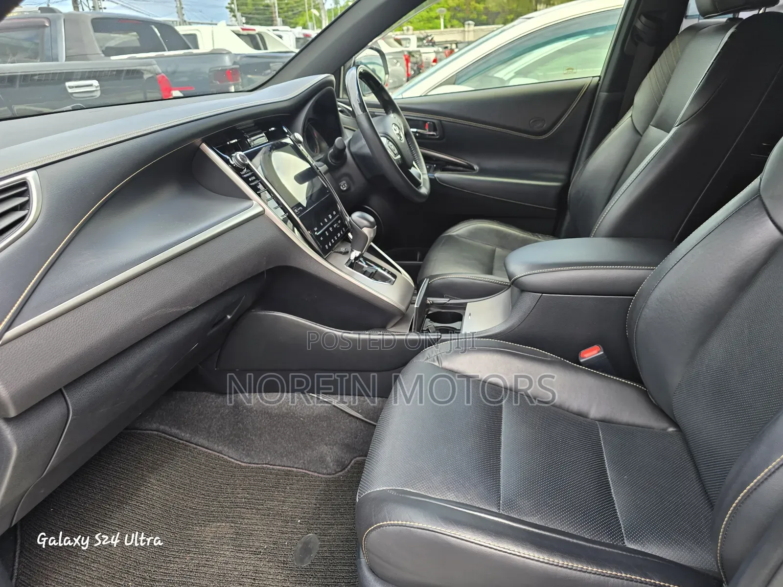 Toyota Harrier 2018 Silver