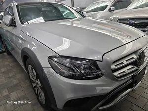 Mercedes-Benz E220 2018 Silver