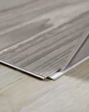 Luxury SPC Flooring – Wood Look, No Hassle!