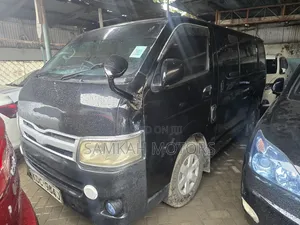 Toyota HiAce 2014 Black