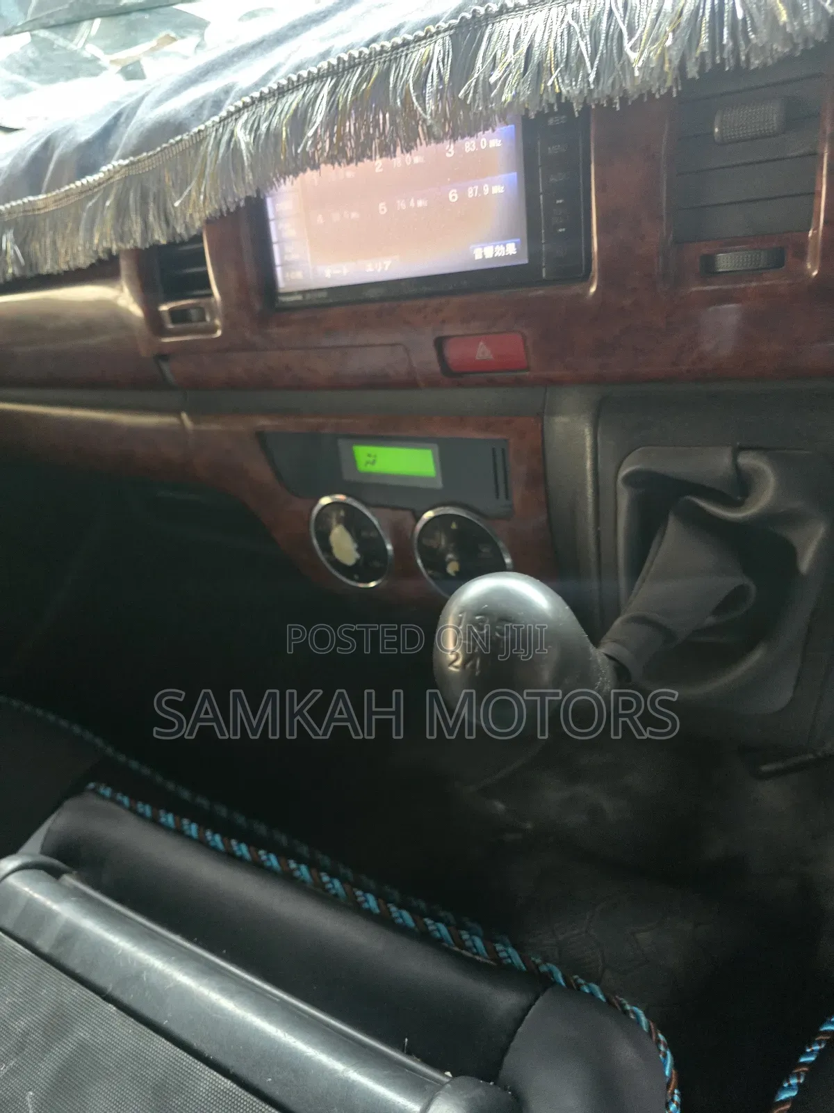 Toyota HiAce 2014 Black