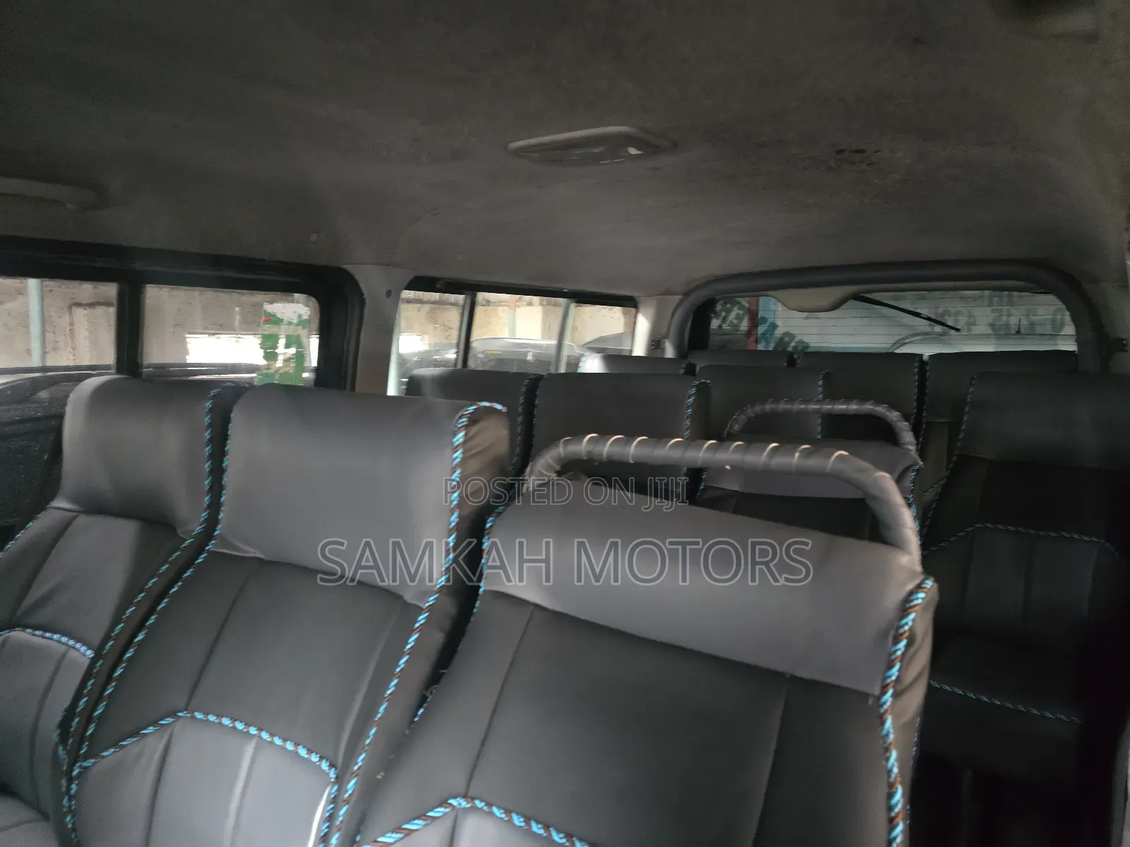 Toyota HiAce 2014 Black