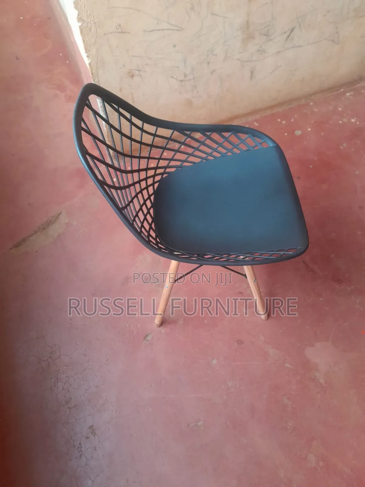 Mesh Eames Black Chair
