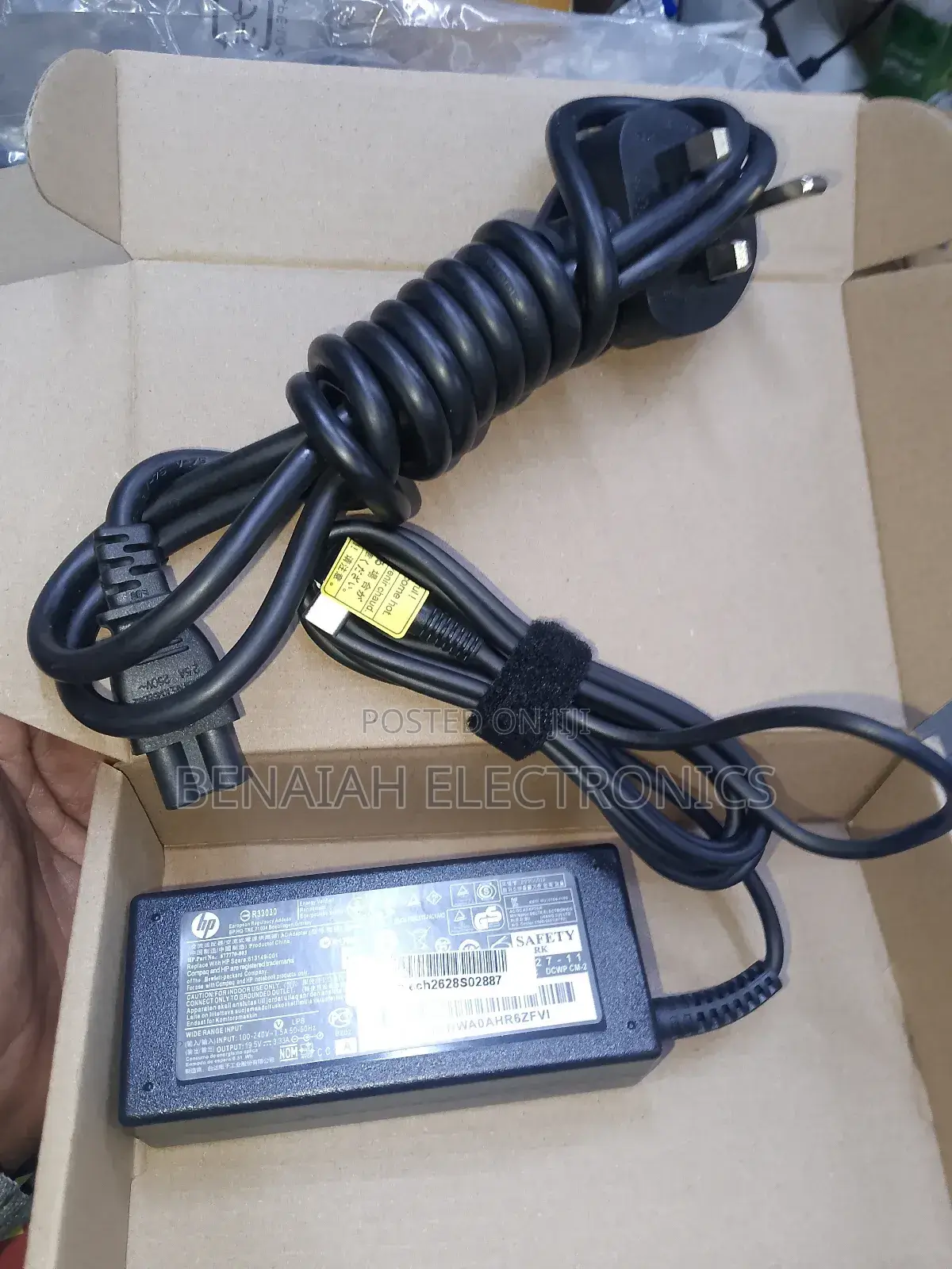 Hp Laptop Original Adapter (65 Watts)