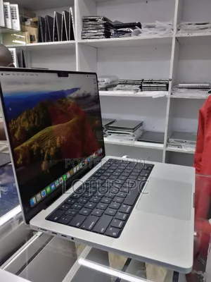 Laptop Apple MacBook Pro M1 16GB Apple M1 Pro SSD 1T