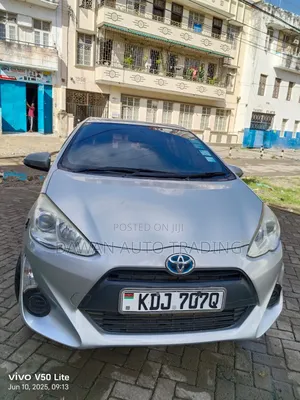 Toyota Aqua 2016 Silver