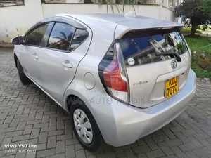 Toyota Aqua 2016 Silver