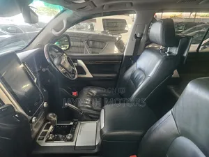 Toyota Land Cruiser 2016 Gray