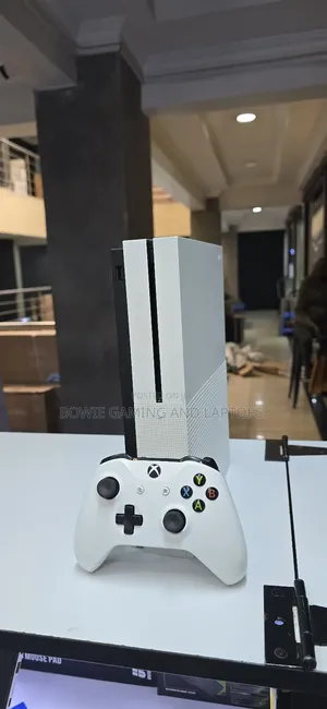 Xbox One S 500gb With Controller