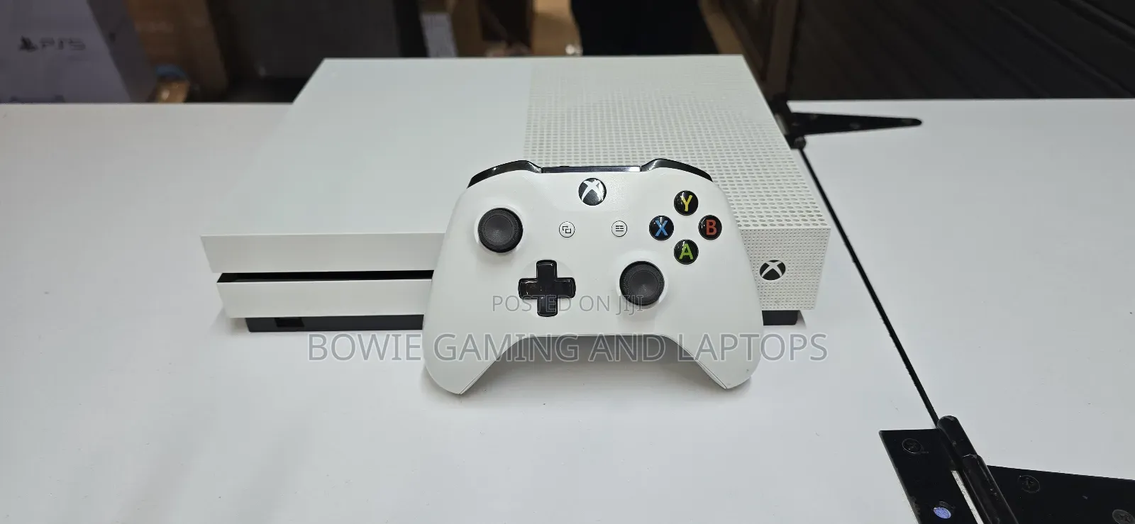 Xbox One S 500gb With Controller