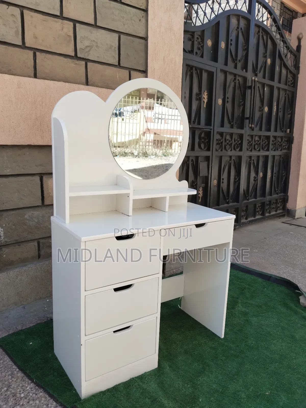 Dresser/ Vanity Cabinet / Dressing Table With Mirror