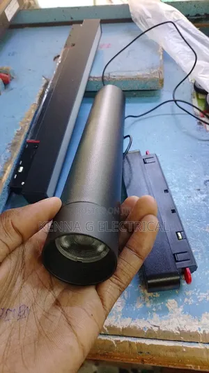 Magnetic Track Light System –Flexible Lighting