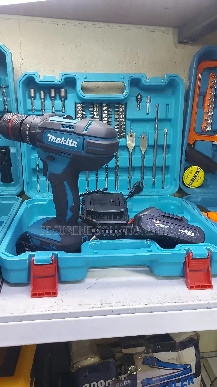 Makita 88v Cordless Hammer Drill Kit