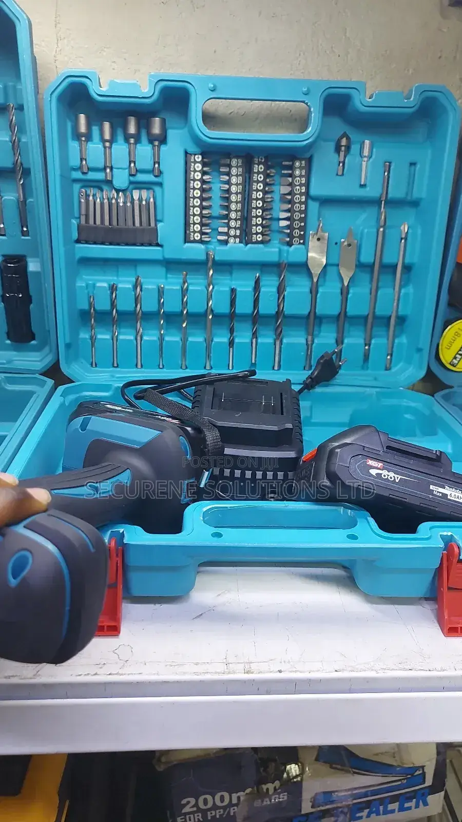 Makita 88v Cordless Hammer Drill Kit