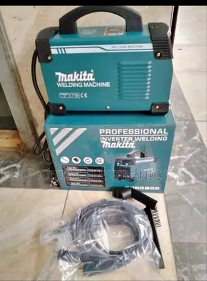 Makita Welding Machine 500amps With Accessories