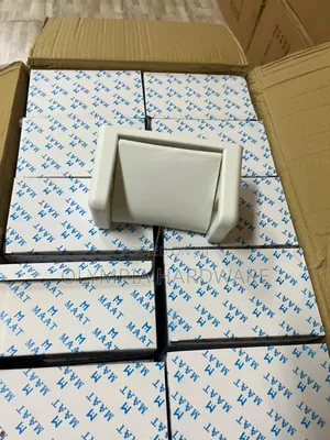 Plastic Tissue Holder