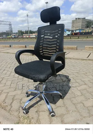 Office Chair With a Large Seat