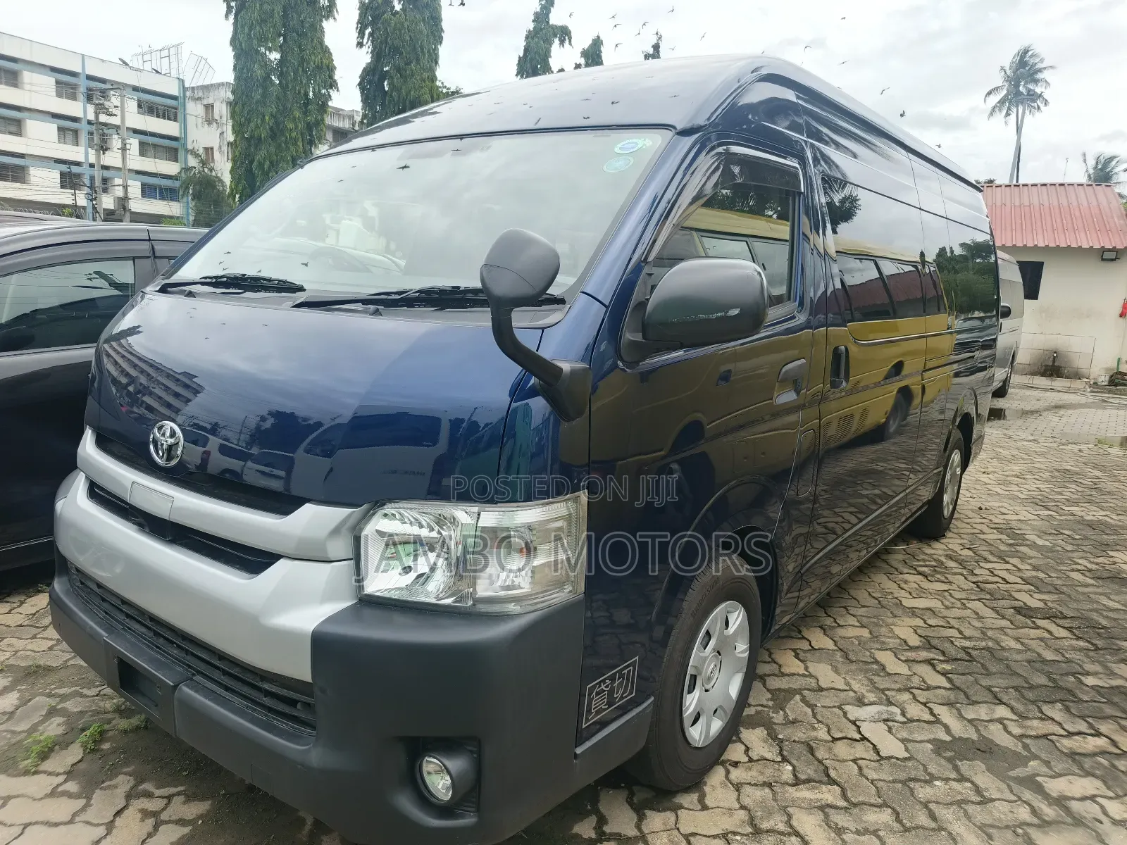 Toyota HiAce 2019 Blue