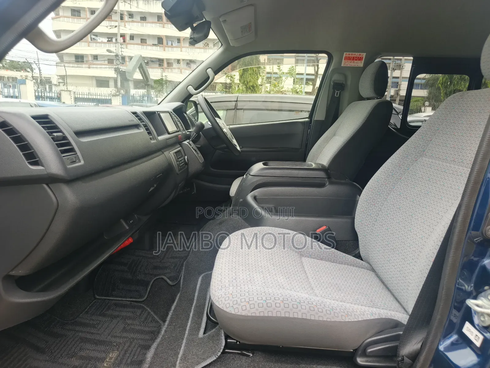 Toyota HiAce 2019 Blue