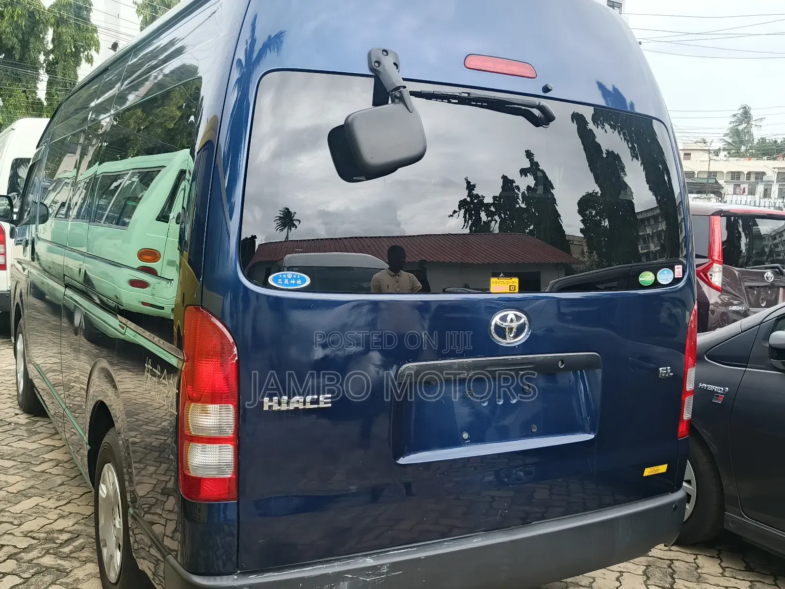 Toyota HiAce 2019 Blue