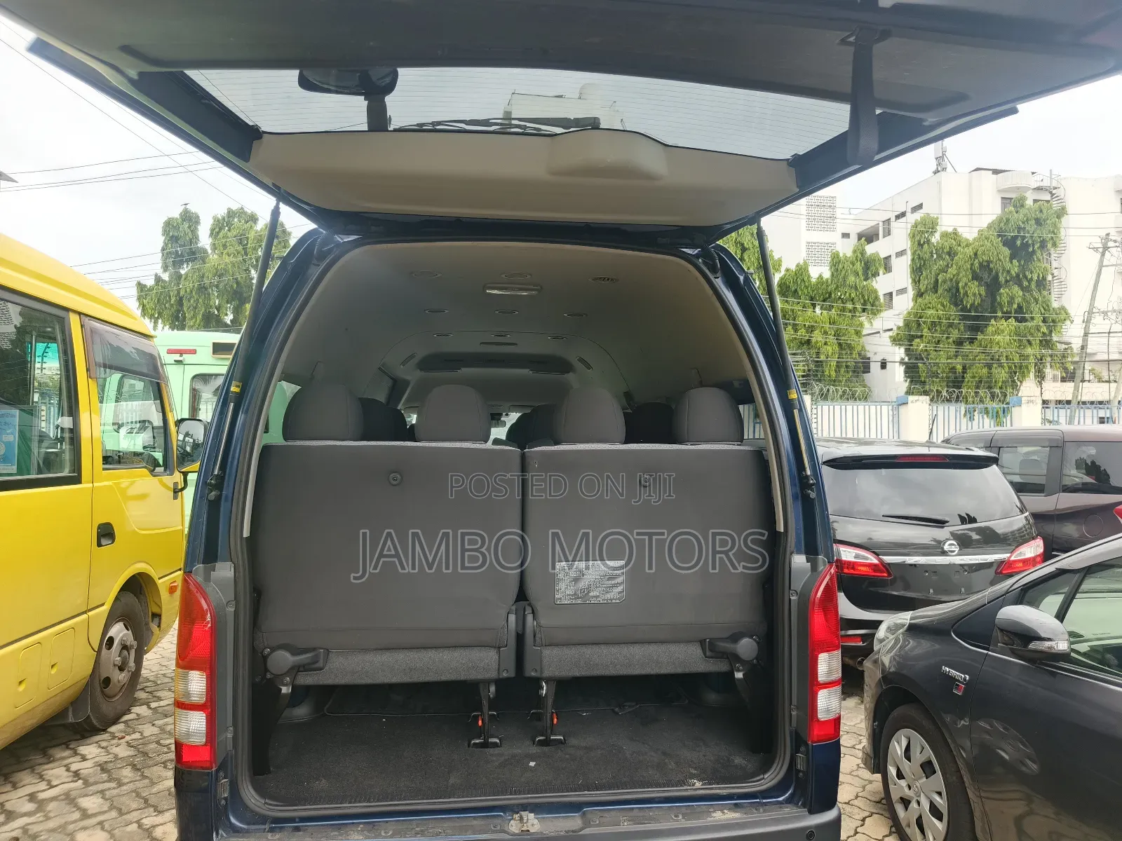 Toyota HiAce 2019 Blue