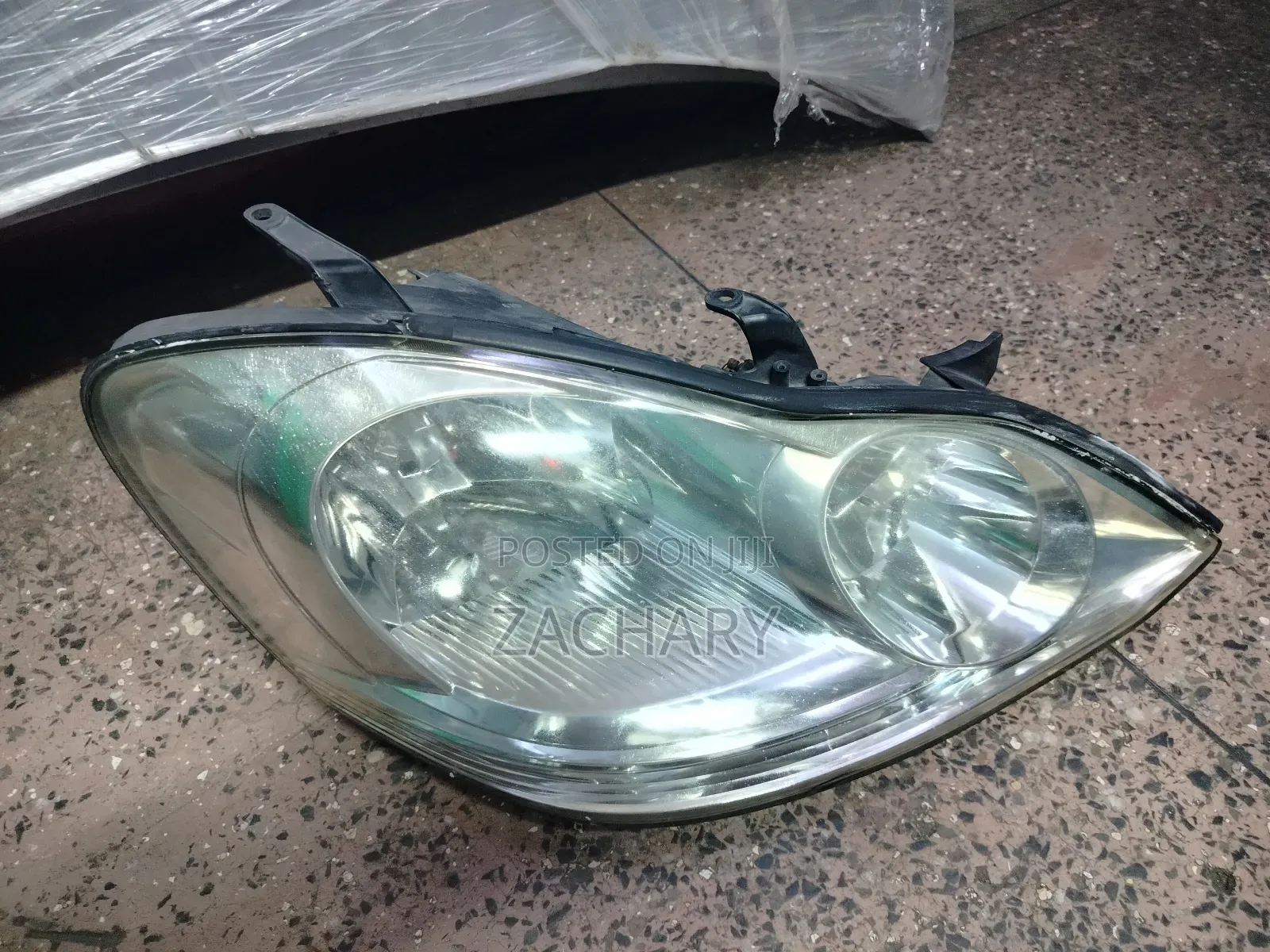 Ipsum Headlight
