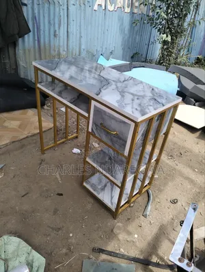 Manicure Table